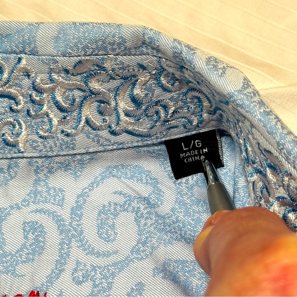 Robert Graham long sleeve button up dress shirt. Make an offer! - Picture 7 of 8